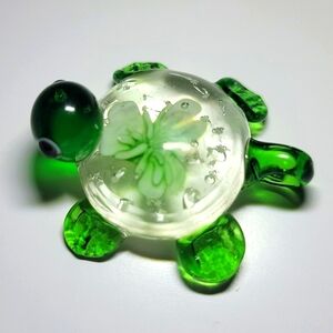 NEW Blown Art Glass Green Sea Turtle Necklace Pendant Flower Luminous Specks